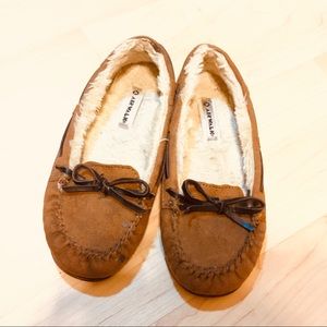 Airwalk fur lined moccasins